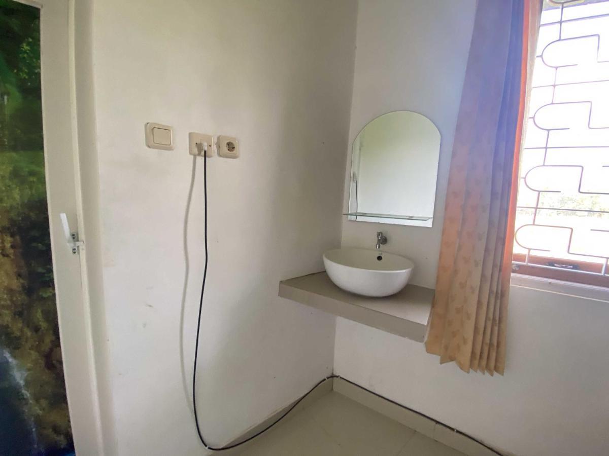 Ana Inn Ambarawa Mitra Reddoorz 세마랑 외부 사진