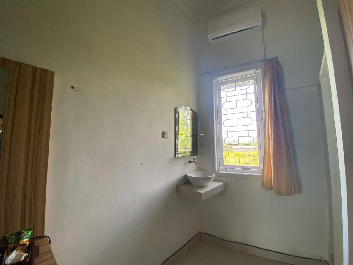 Ana Inn Ambarawa Mitra Reddoorz 세마랑 외부 사진
